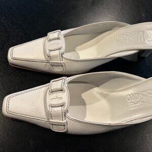 Vtg White Salvatore Ferragamo Womens Mules
